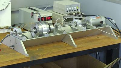 Magneto-rheological squeeze-film damper