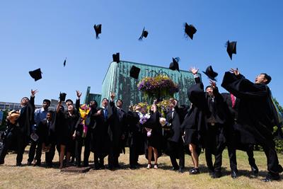 2019 throwing their hats