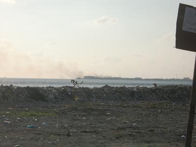 A view of Thilifushi landfill, Maldives