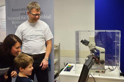 Public viewing exhibit of sound waves