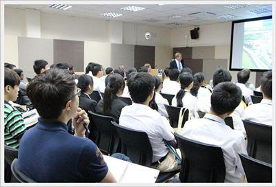 You are taught through a combination of lectures, small group seminars and lab work