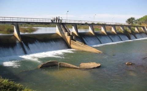 Redundant dams