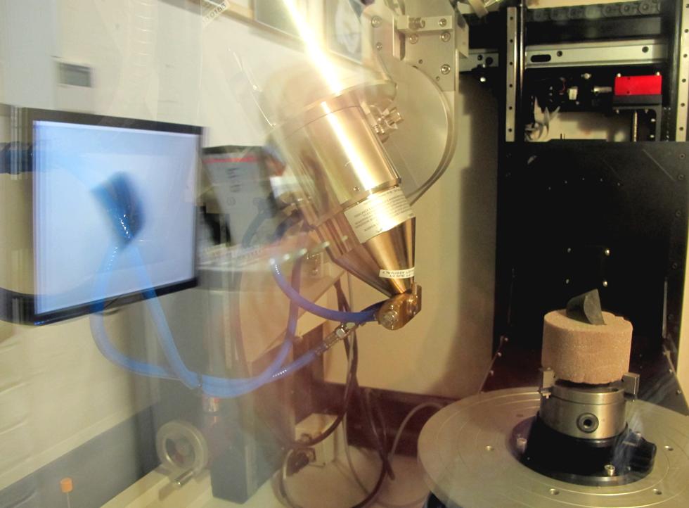 Modified Nikon/Xtek HMX (225 kVp)