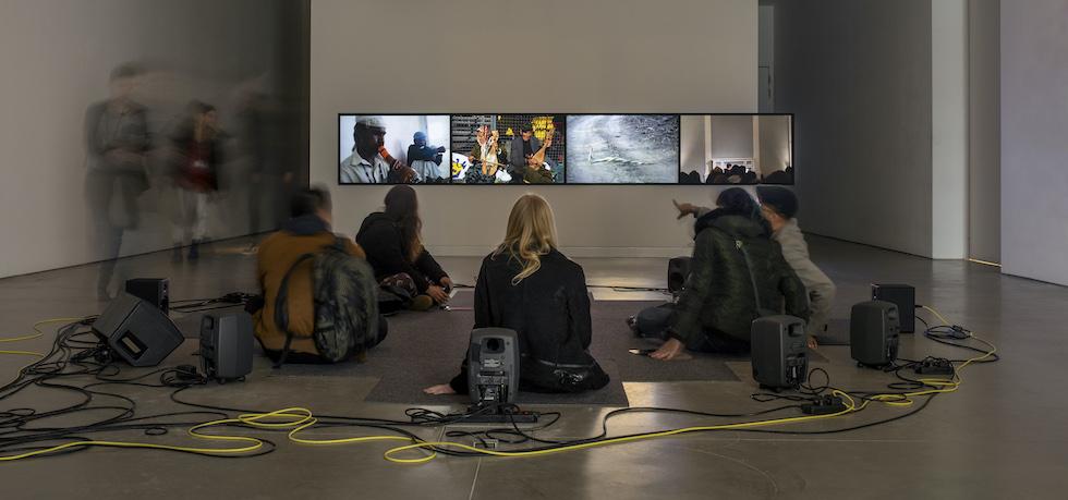 Haroon Mirza, Waves and Forms, John Hansard Gallery, 2019-20. Courtesy hrm199. Photo credit: Thierry Bal