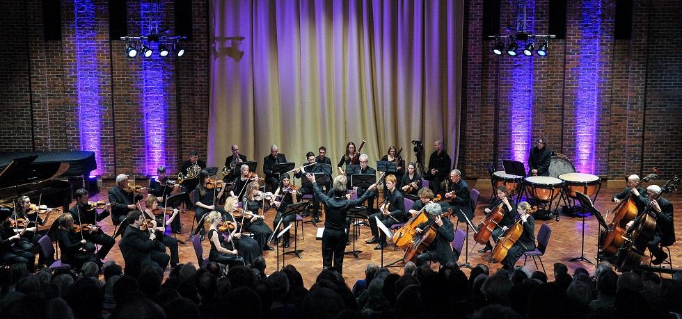 Turner Sims Orchestra in Association SÓN