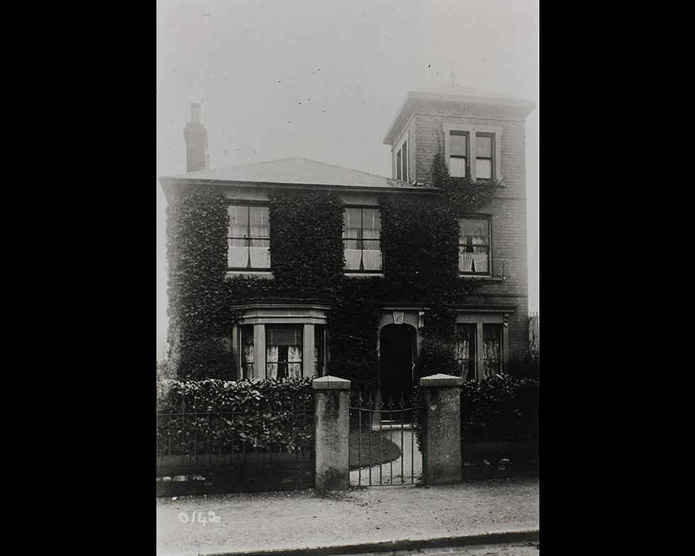 Student accommodation: Roberts Road women's hostel, 1908-10