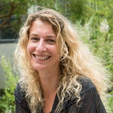 Thumbnail photo of Dr Darja Reuschke