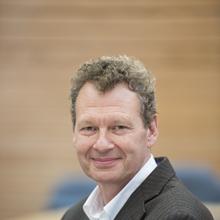 Thumbnail photo of Professor Tim Elliott