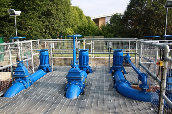 Outdoor flume pumps