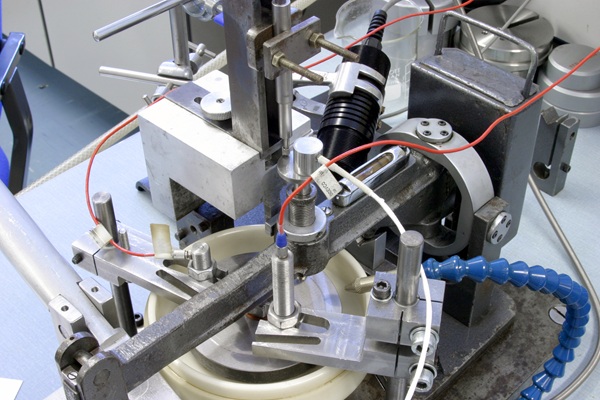 Pin-on-disc machines
