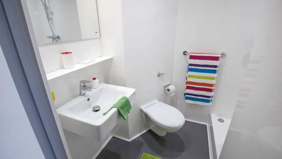 Enhanced en-suite bathroom