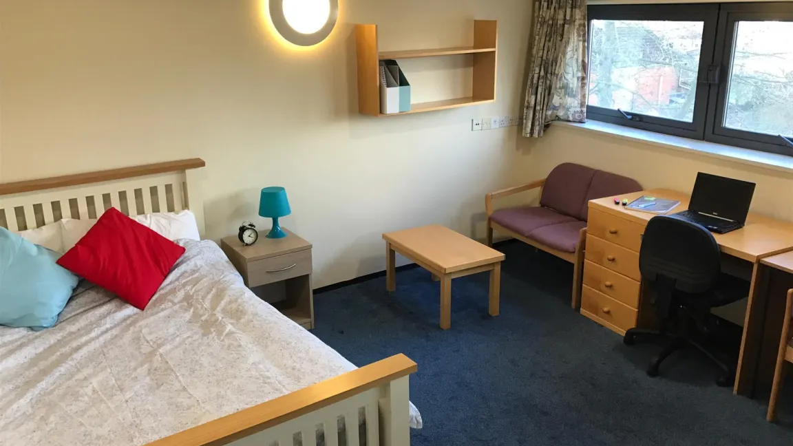 A 1 bed flat at Glen Eyre Hall