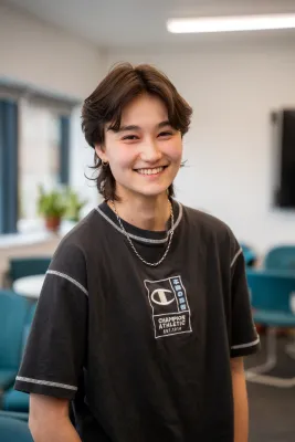 Chemistry with Medicinal Chemistry (MChem) student Kat is smiling at the camera.