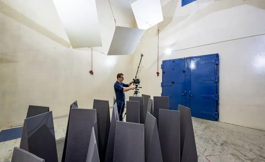 Reverberation chamber