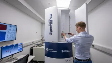 A man working at Electron diffractometer Rigaku XtaLAB Synergy-ED