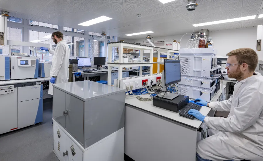 Multiple Isotope Ratio Mass spectrometers, Organic Geochemistry Lab