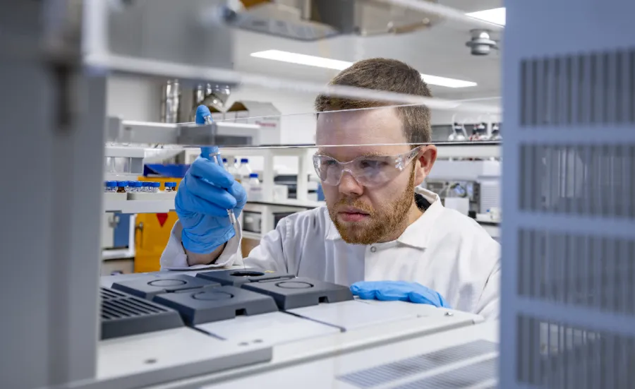 CERAS has a well-equipped Organic Geochemistry suite