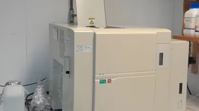 Shimadzu TOC-VCPN DOC and TDN analyser.