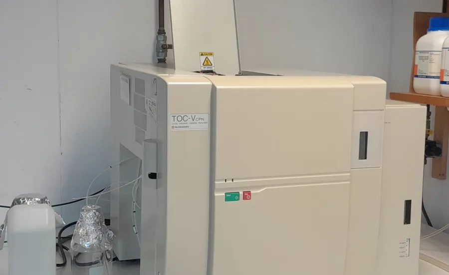 Shimadzu TOC-VCPN DOC and TDN analyser.