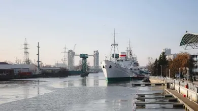 Large ship 