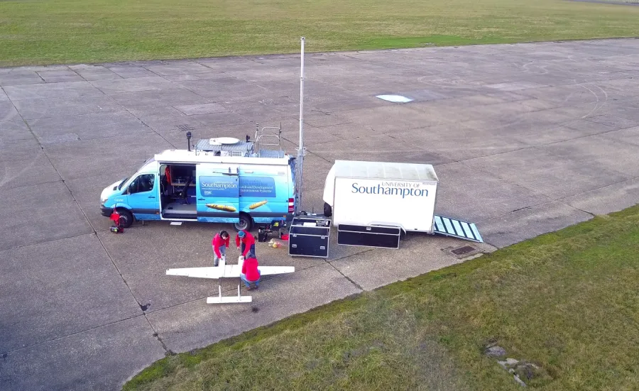 Mobile Command Control and Communication (MC3) vehicle