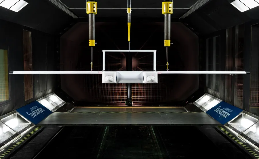 Ultra, a 350 kg maximum take-off mass aircraft for cargo and aid delivery