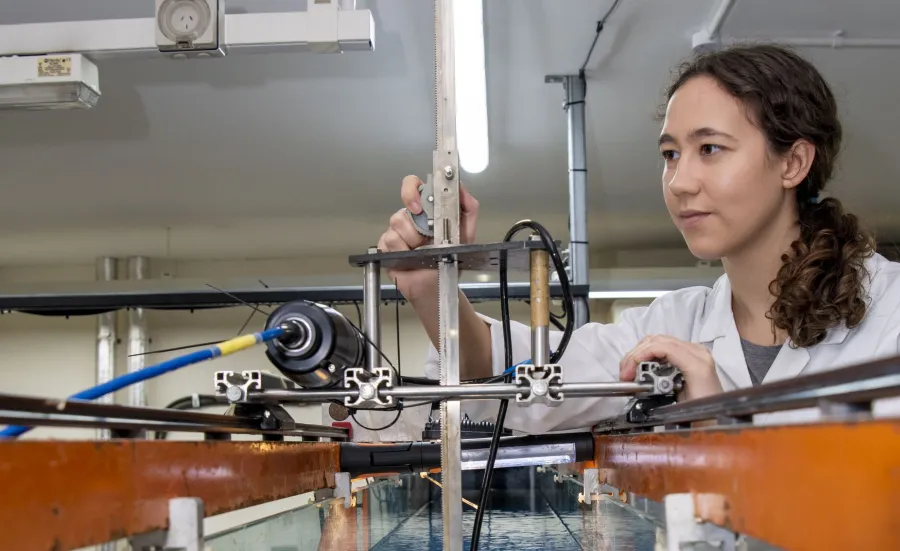 MSc Applied Coastal and Offshore Geoscience student using equipment