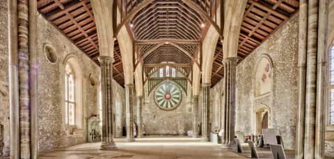 Internal view of the Great Hall in Winchester with King Arthur's round table.
