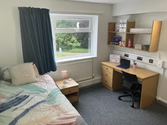 Enhanced shared bathroom room at Glen Eyre Hall