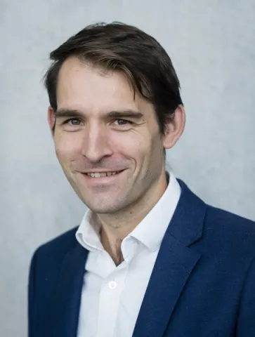 Professor Oliver de Groot