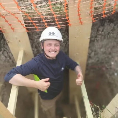 Mr Tommie Bloomfield