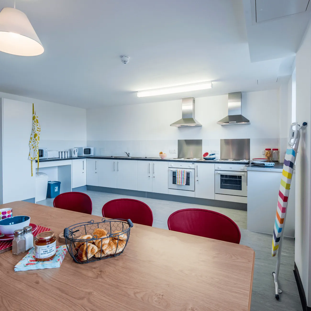 A kitchen inside of city gateway.